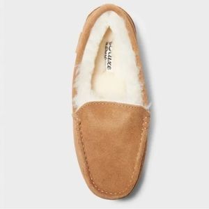 Dearfoams Dluxe Genuine Shearling Moccasin Slippers - Men’s size 7